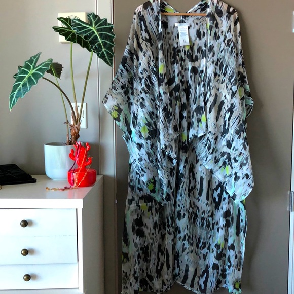 BCBGeneration Shawl - Picture 2 of 3